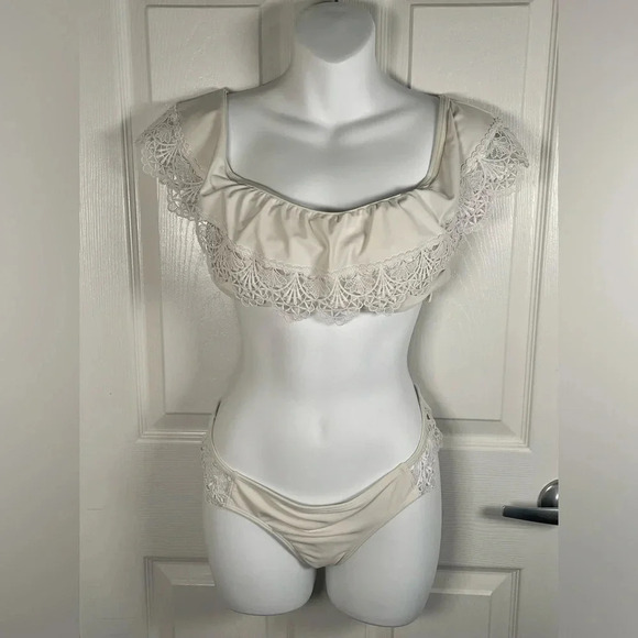 Hollister Bikini 👙 Set - Picture 4 of 8